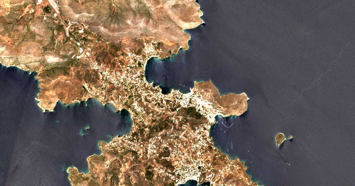 Satelitska karta: Agía Marína