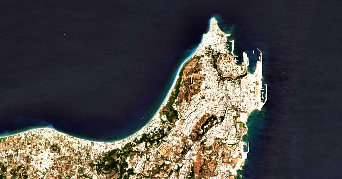 Satelitska karta: Kritiká