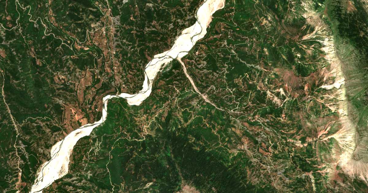 Satelitska karta: Neochória