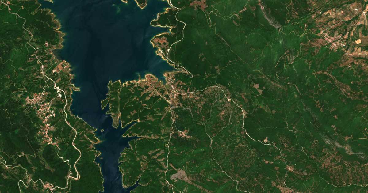 Satelitska karta: Ágios Athanásios