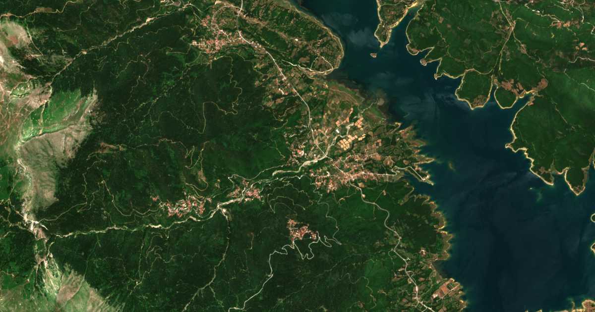 Satelitska karta: Kalývia Fylaktís