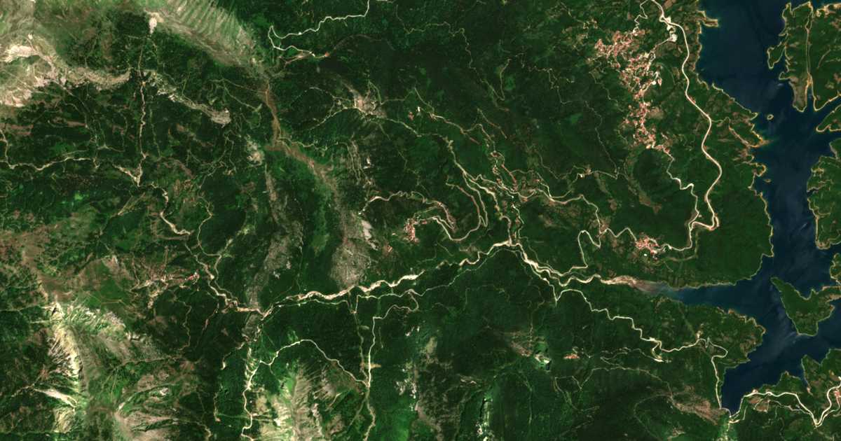 Satelitska karta: Karítsa