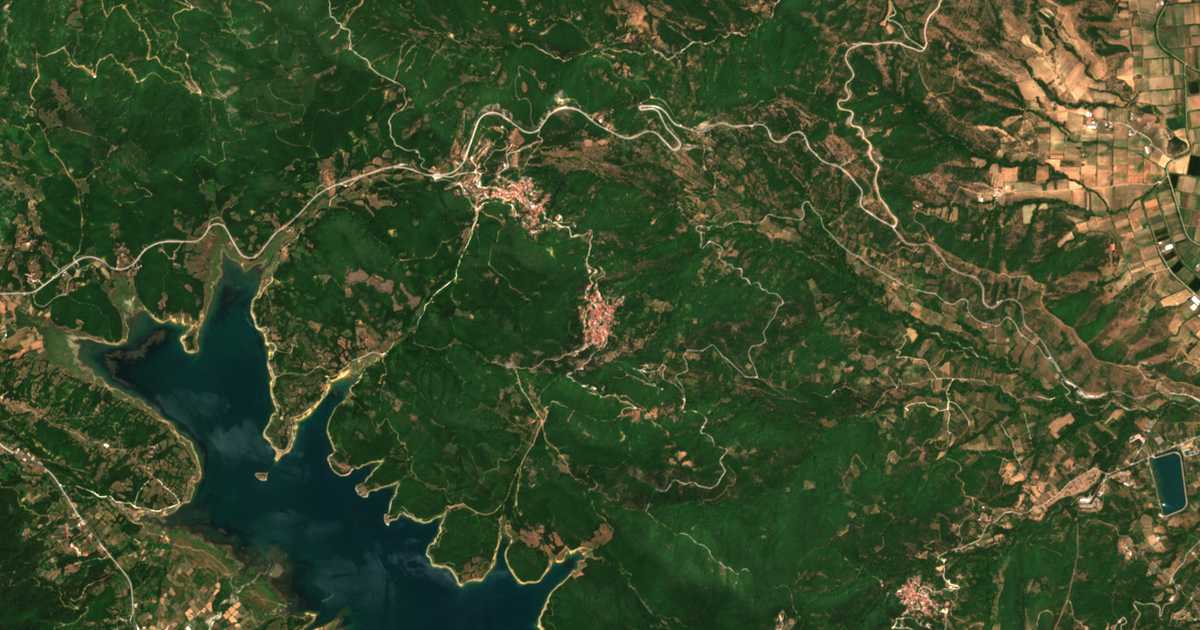 Satelitska karta: Mesenikólas