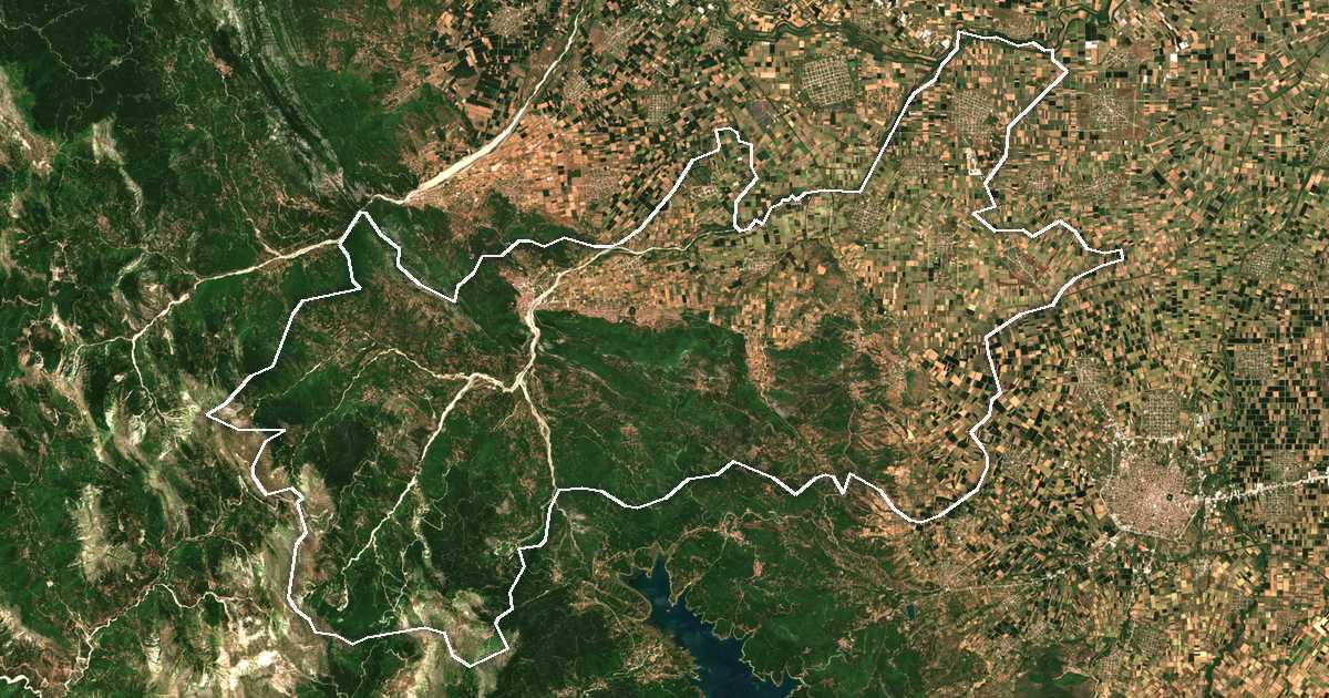 Satelitska snimka s ucrtanom granicom: Dímos Mouzakíou