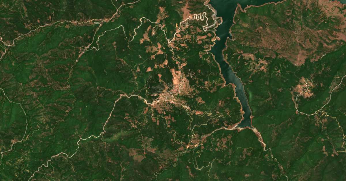 Satelitska karta: Loutropigí
