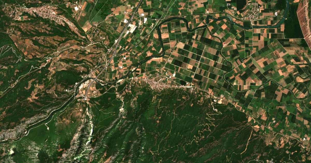 Satelitska karta: Omólion