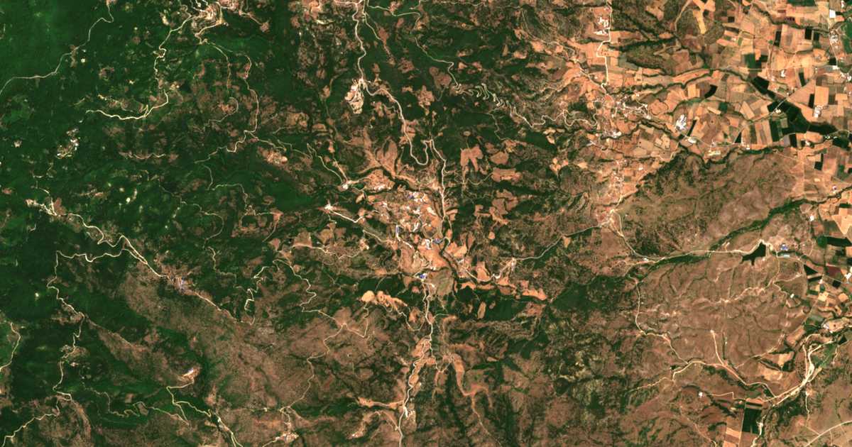 Satelitska karta: Paliámpela