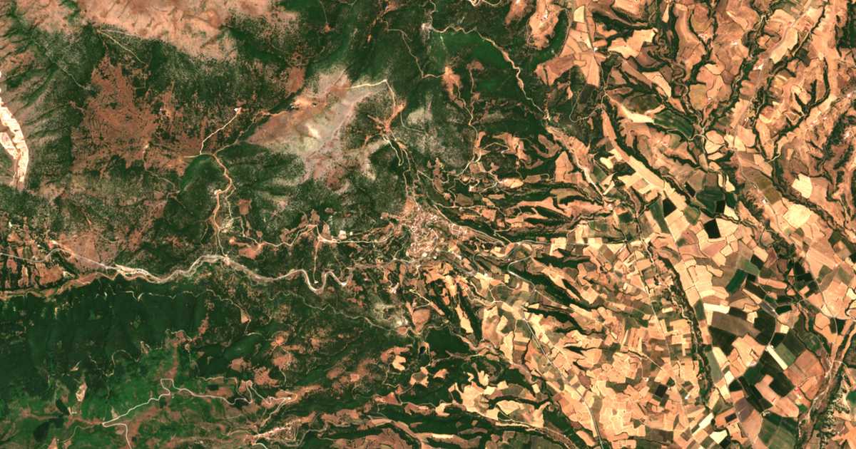 Satelitska karta: Sarantáporon