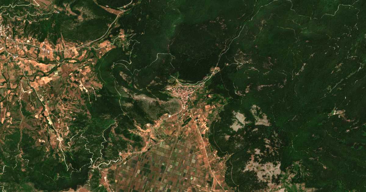 Satelitska karta: Kallipéfki