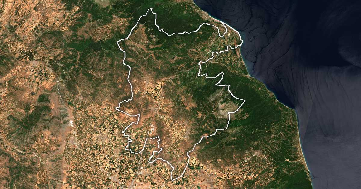 Satelitska snimka s ucrtanom granicom: Dímos Tempón