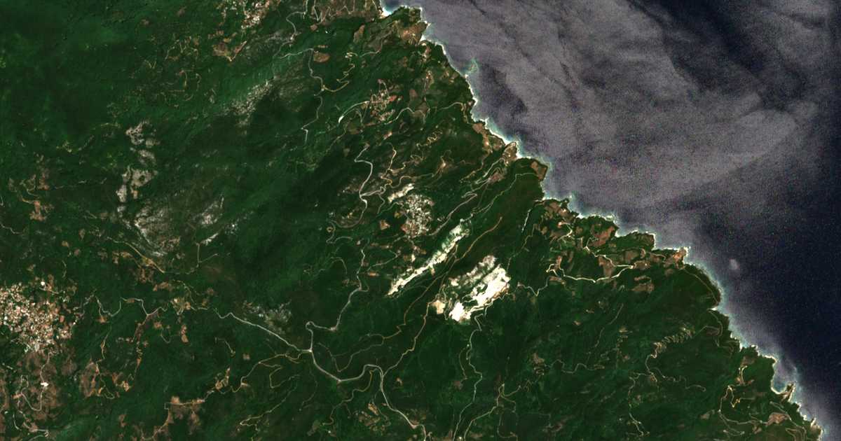 Satelitska karta: Kalamákion