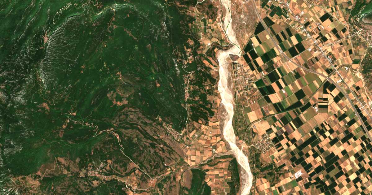 Satelitska karta: Agía Paraskeví