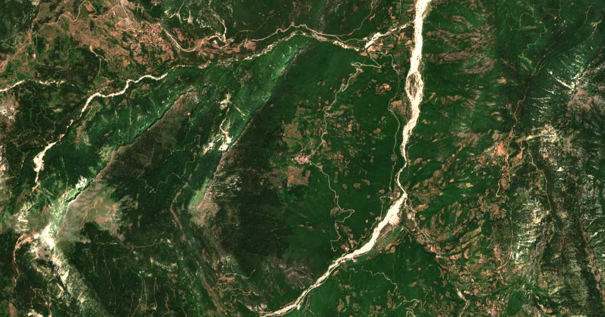 Satelitska karta: Kalogrianí