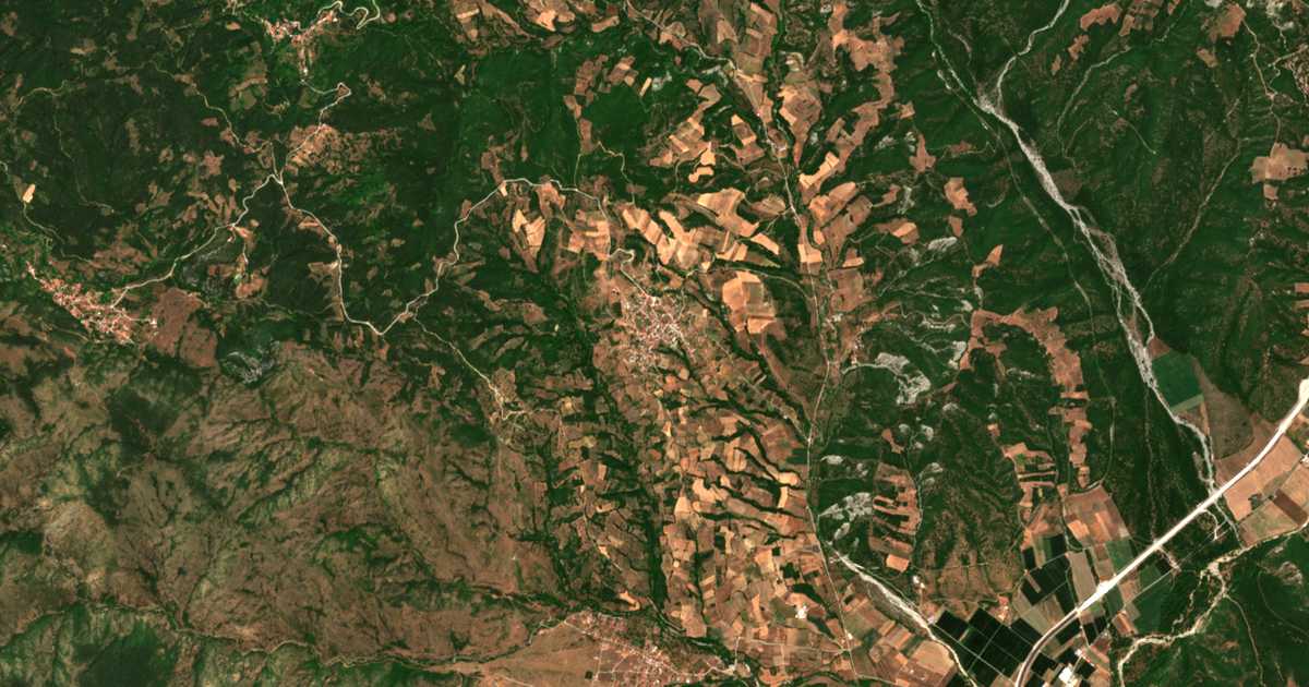 Satelitska karta: Oxýneia