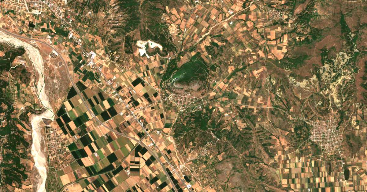 Satelitska karta: Theópetra