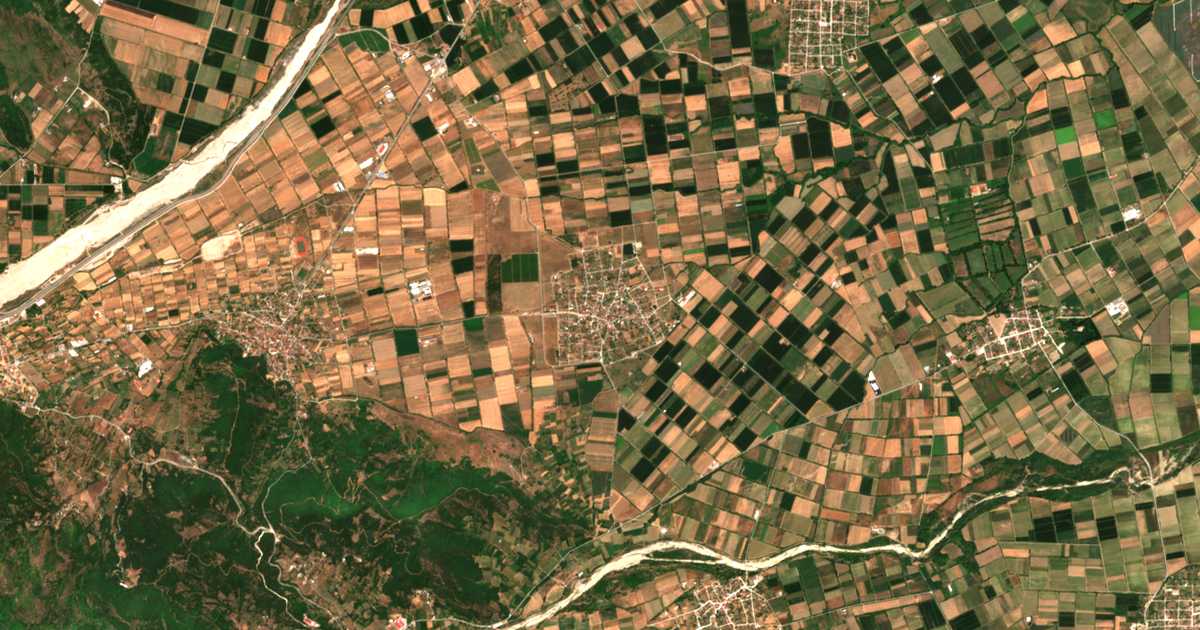 Satelitska karta: Gómfoi
