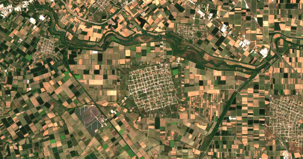 Satelitska karta: Megála Kalývia