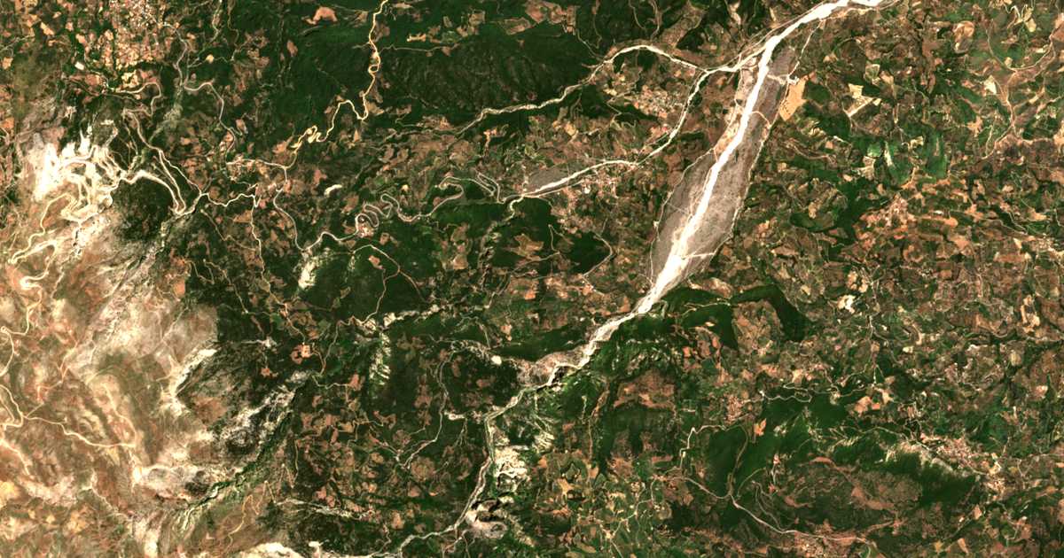 Satelitska karta: Damakínion