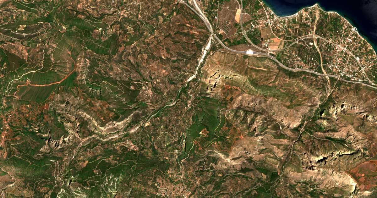 Satelitska karta: Dervénion