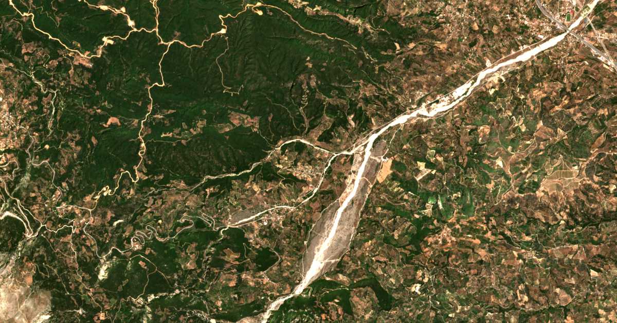 Satelitska karta: Néo Salmeníkon