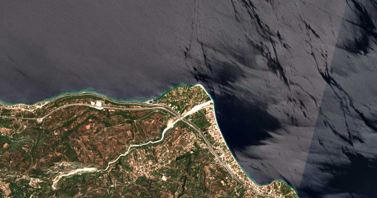Satelitska karta: Paralía Porovítsis