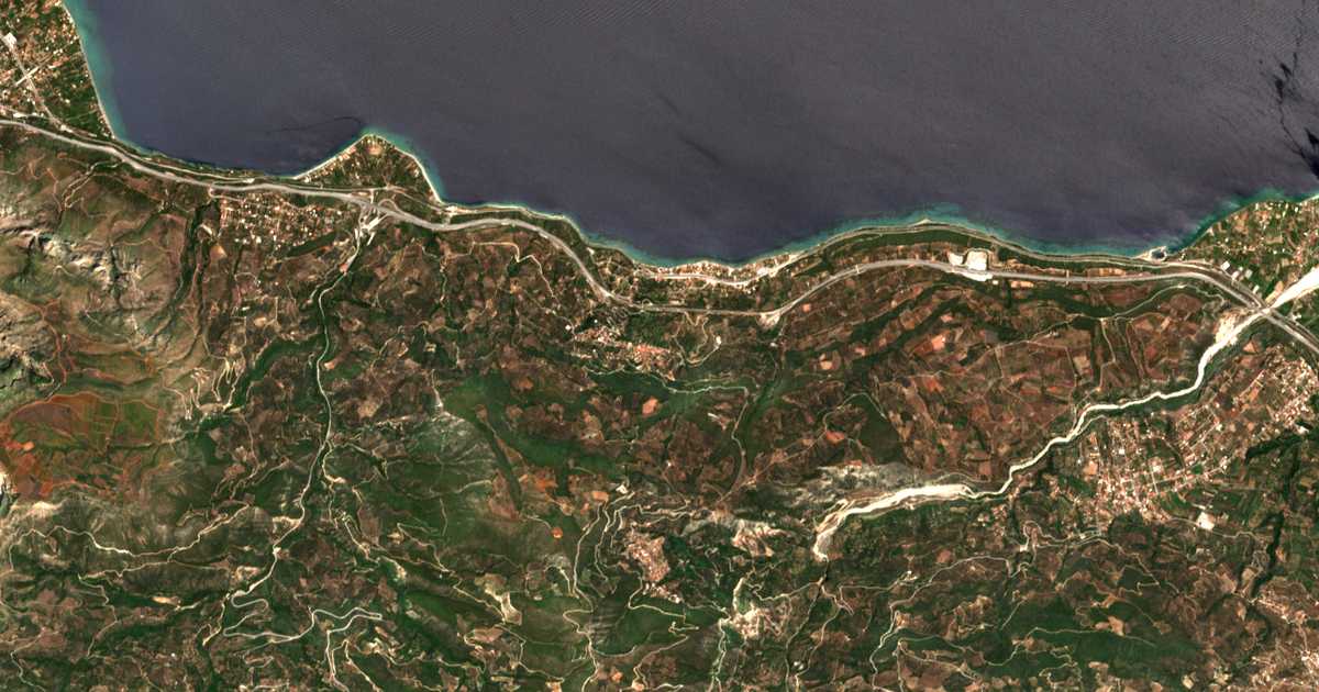 Satelitska karta: Plátanos