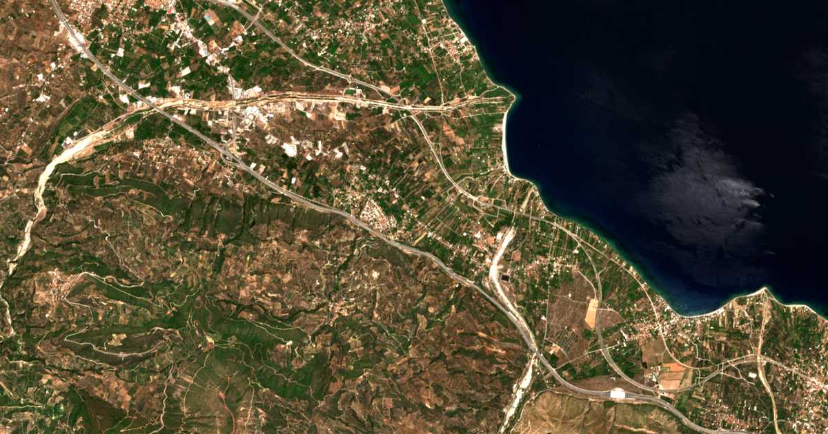 Satelitska karta: Rizómylos