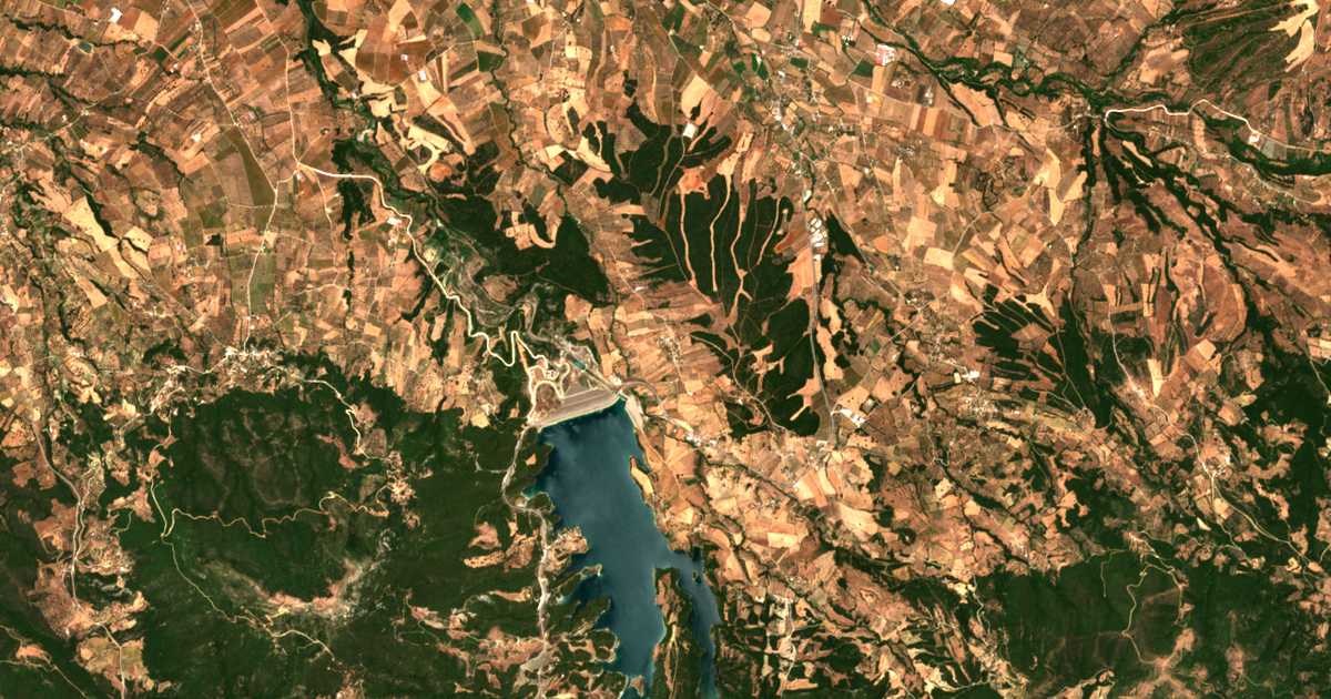 Satelitska karta: Astérion