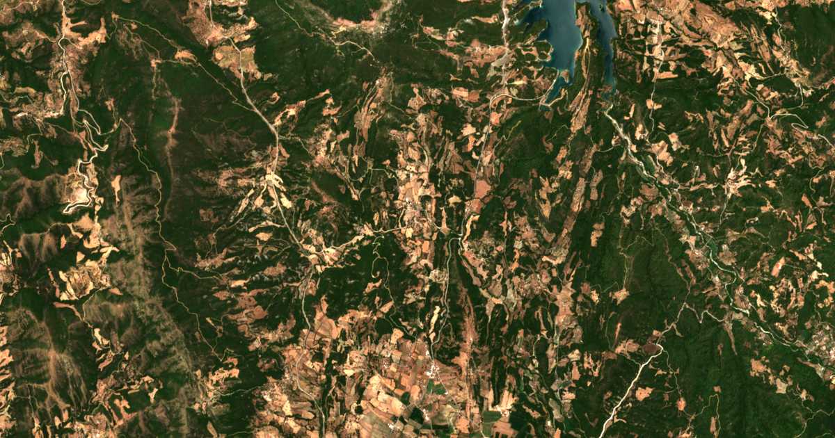 Satelitska karta: Chióna