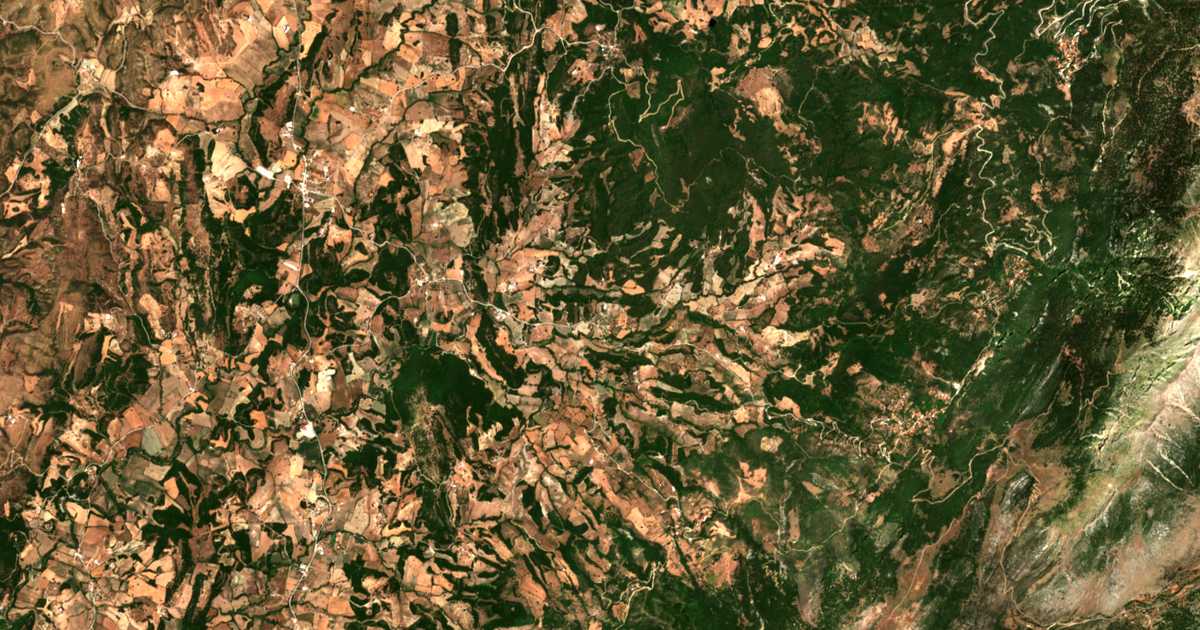 Satelitska karta: Káto Drosiá