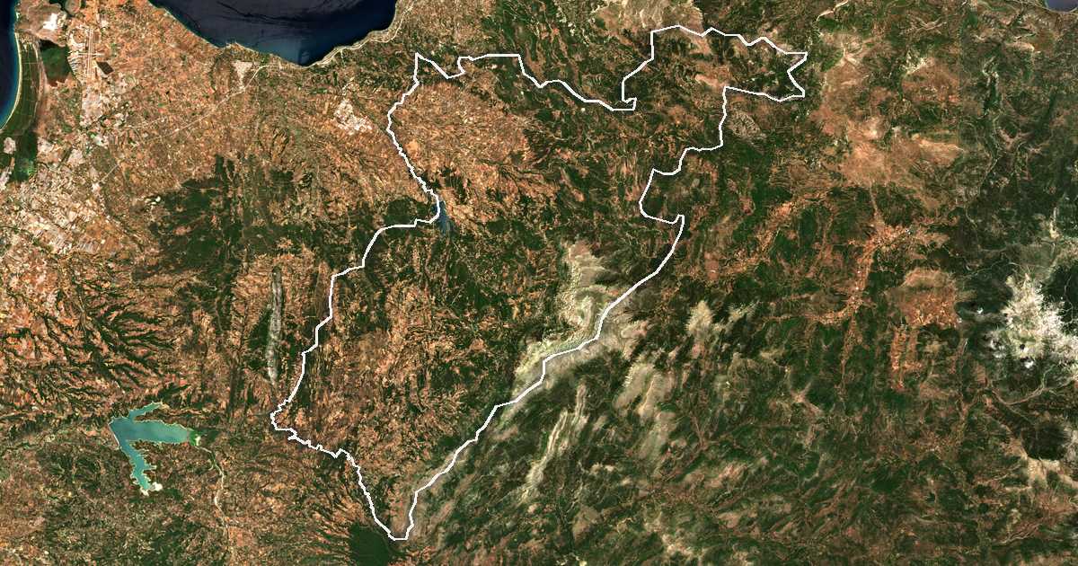 Satelitska snimka s ucrtanom granicom: Dímos Erymánthou