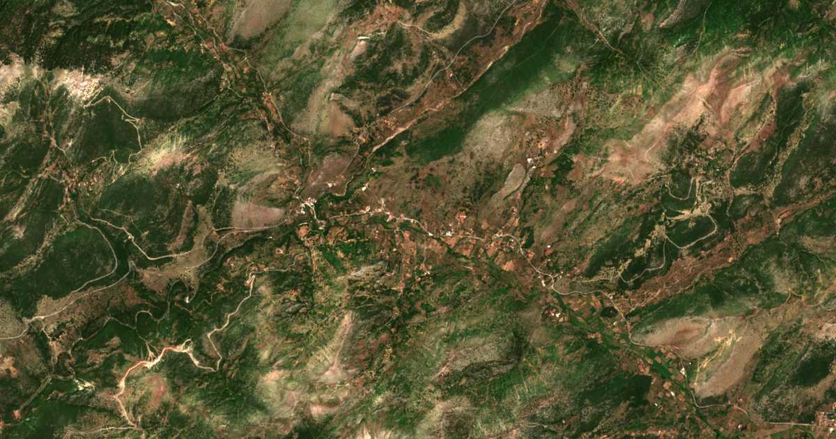 Satelitska karta: Káto Tripótama