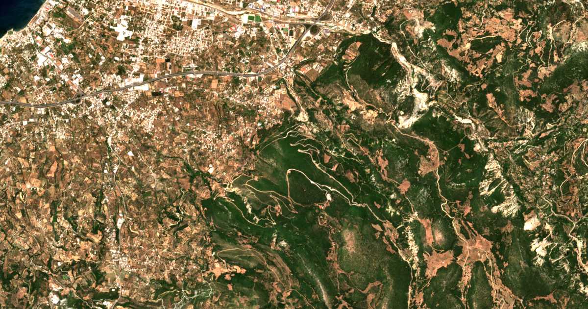 Satelitska karta: Ágios Konstantínos