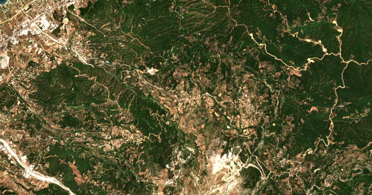 Satelitska karta: Argyrá