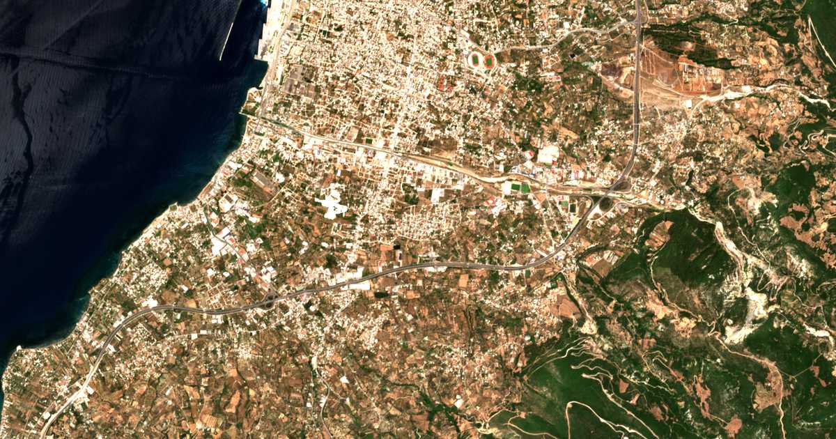 Satelitska karta: Deménika