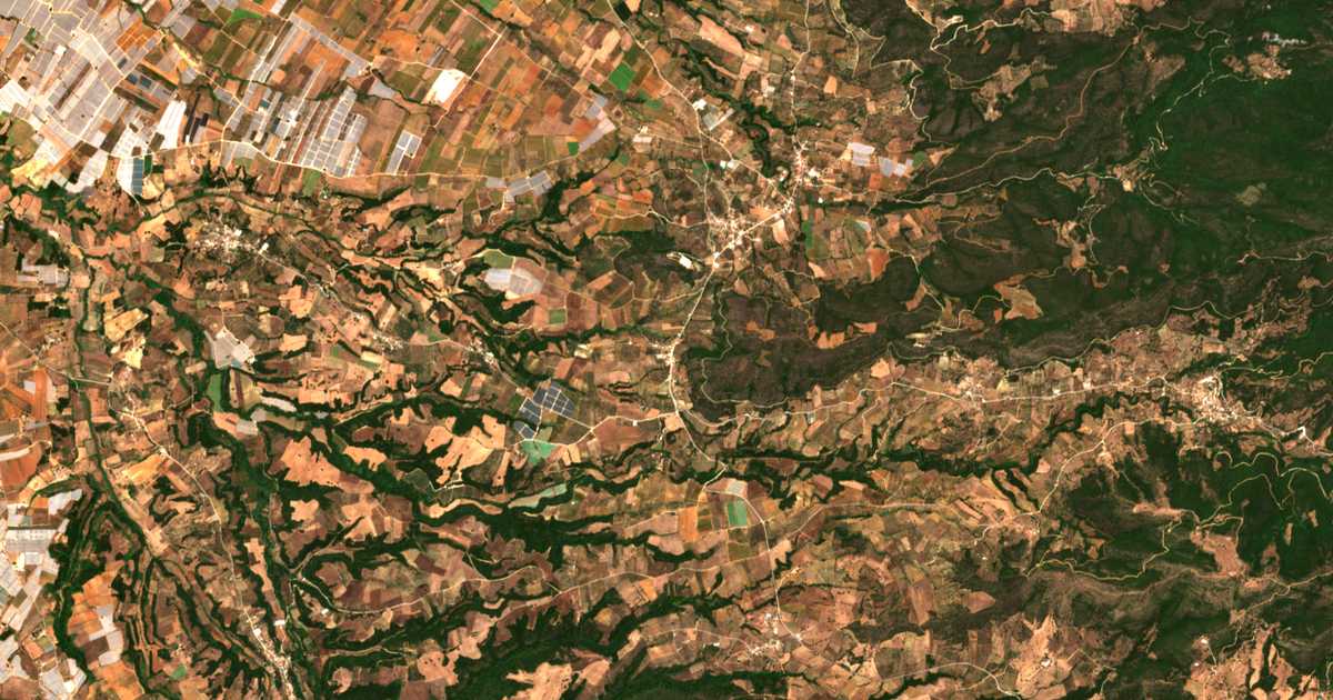Satelitska karta: Ágios Konstantínos
