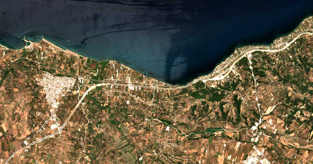 Satelitska karta: Paralía Alissoú