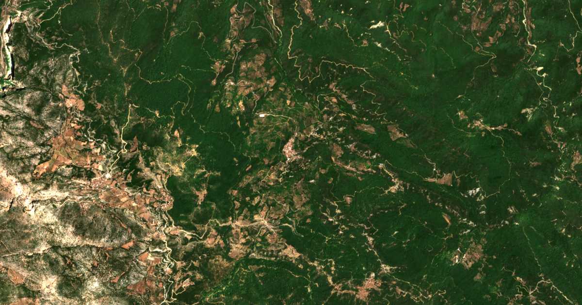 Satelitska karta: Áno Kerásovon