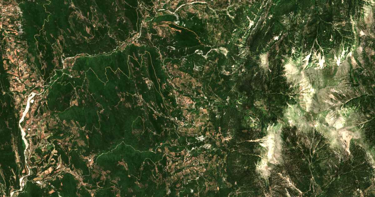 Satelitska karta: Agía Paraskeví