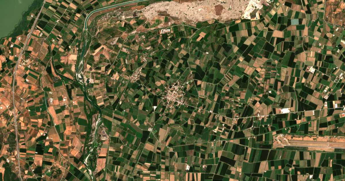 Satelitska karta: Kalývia