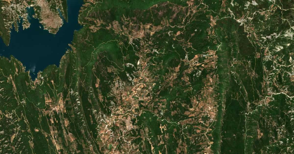 Satelitska karta: Kelanítis