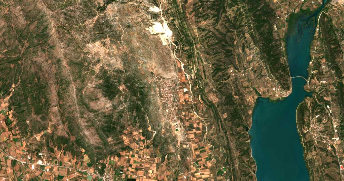 Satelitska karta: Lepenoú
