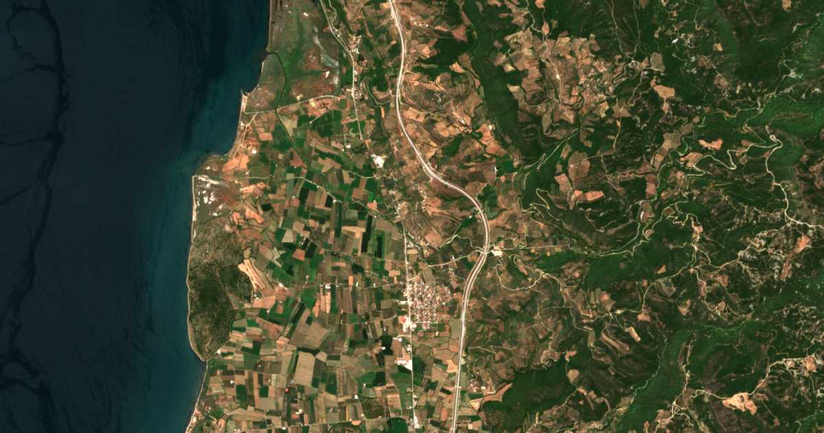 Satelitska karta: Petrálona