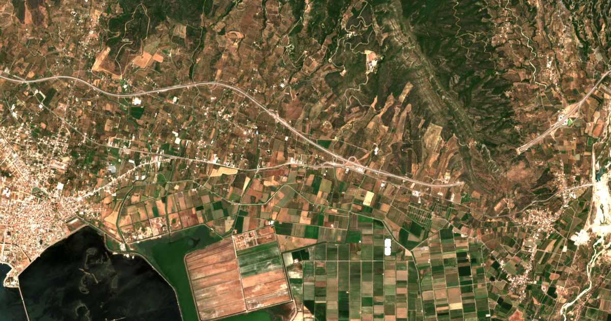 Satelitska karta: Drosiá