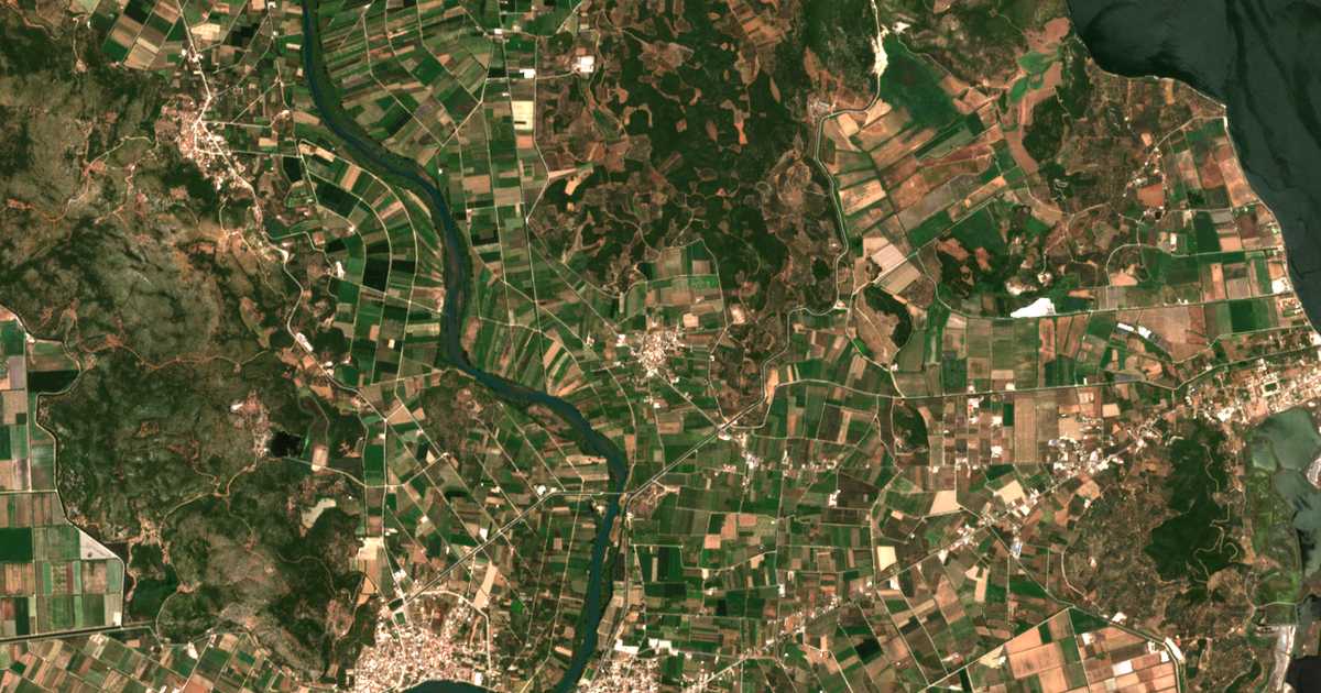 Satelitska karta: Mástron