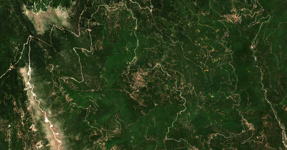 Satelitska karta: Aspriá