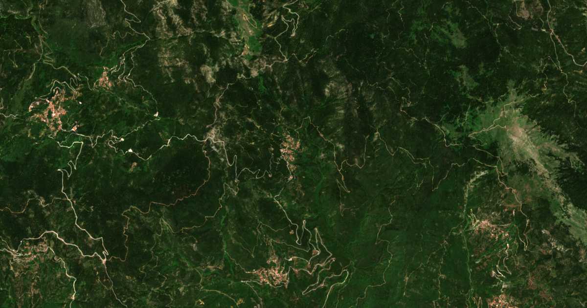 Satelitska karta: Elatoú
