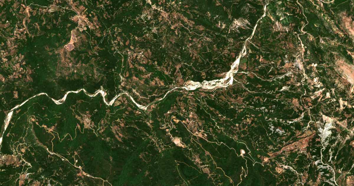 Satelitska karta: Géfyra Baniá