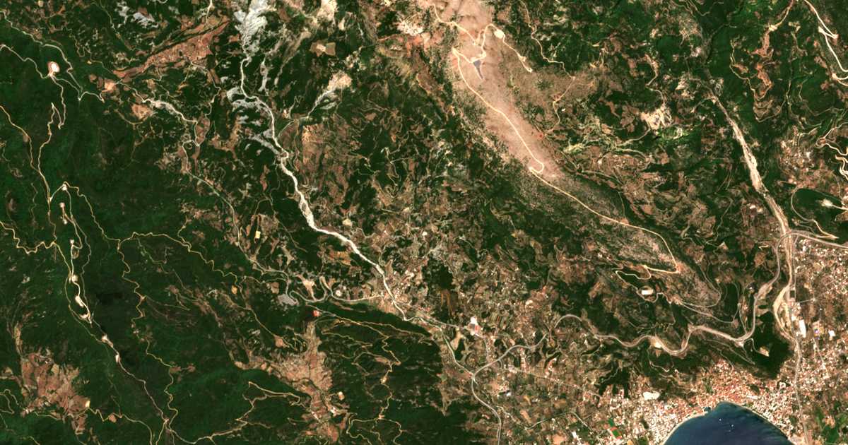 Satelitska karta: Káto Afroxyliá