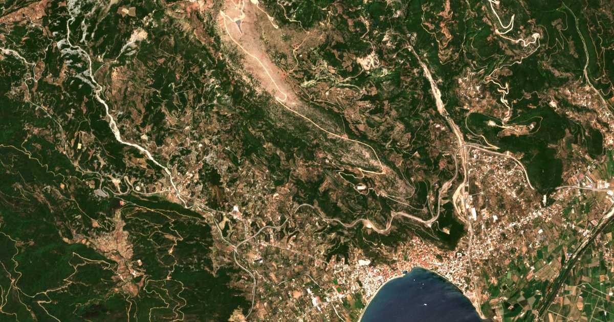 Satelitska karta: Léfka Vomvokoús